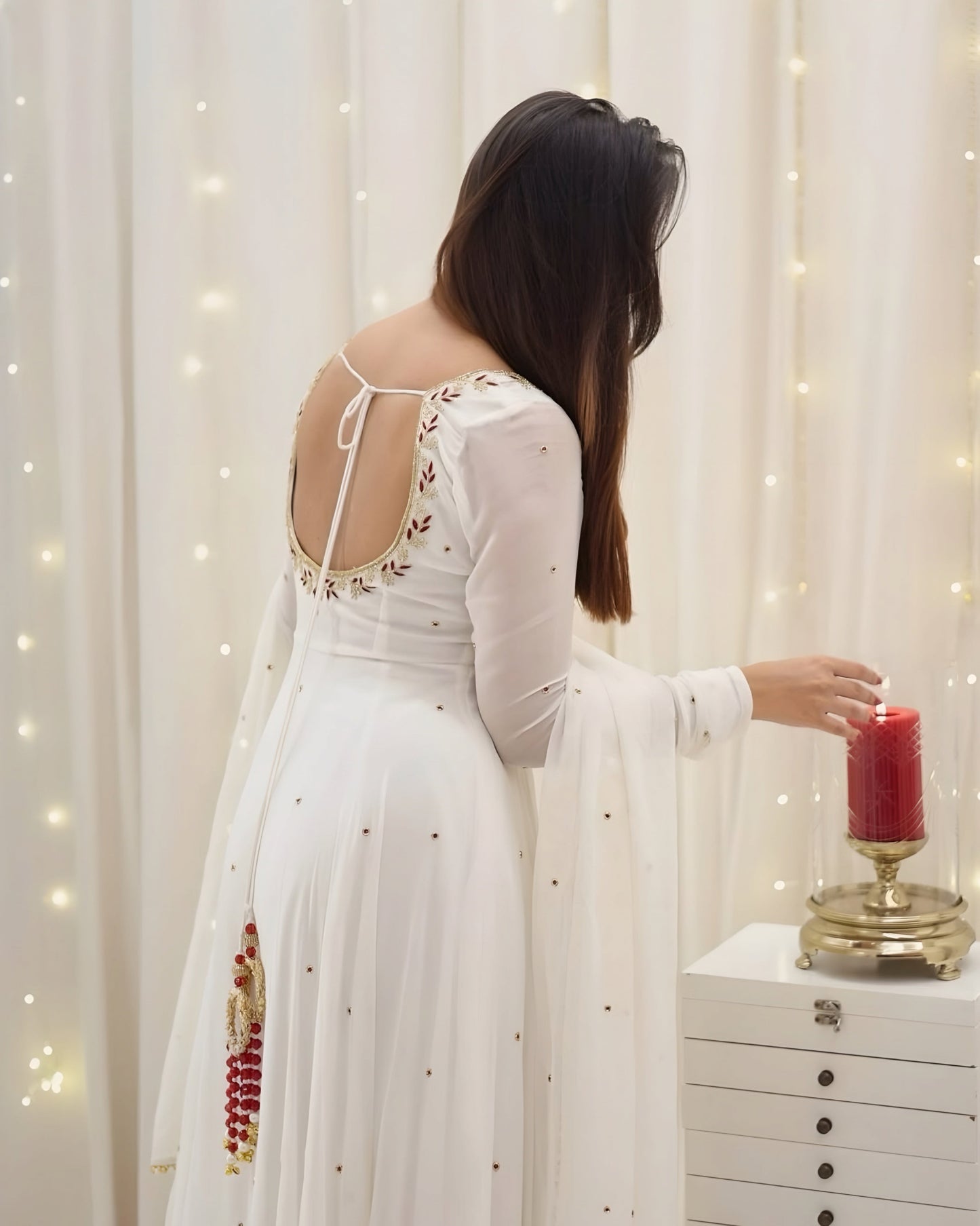 Hannah Traditional White Anarkali Suit π€