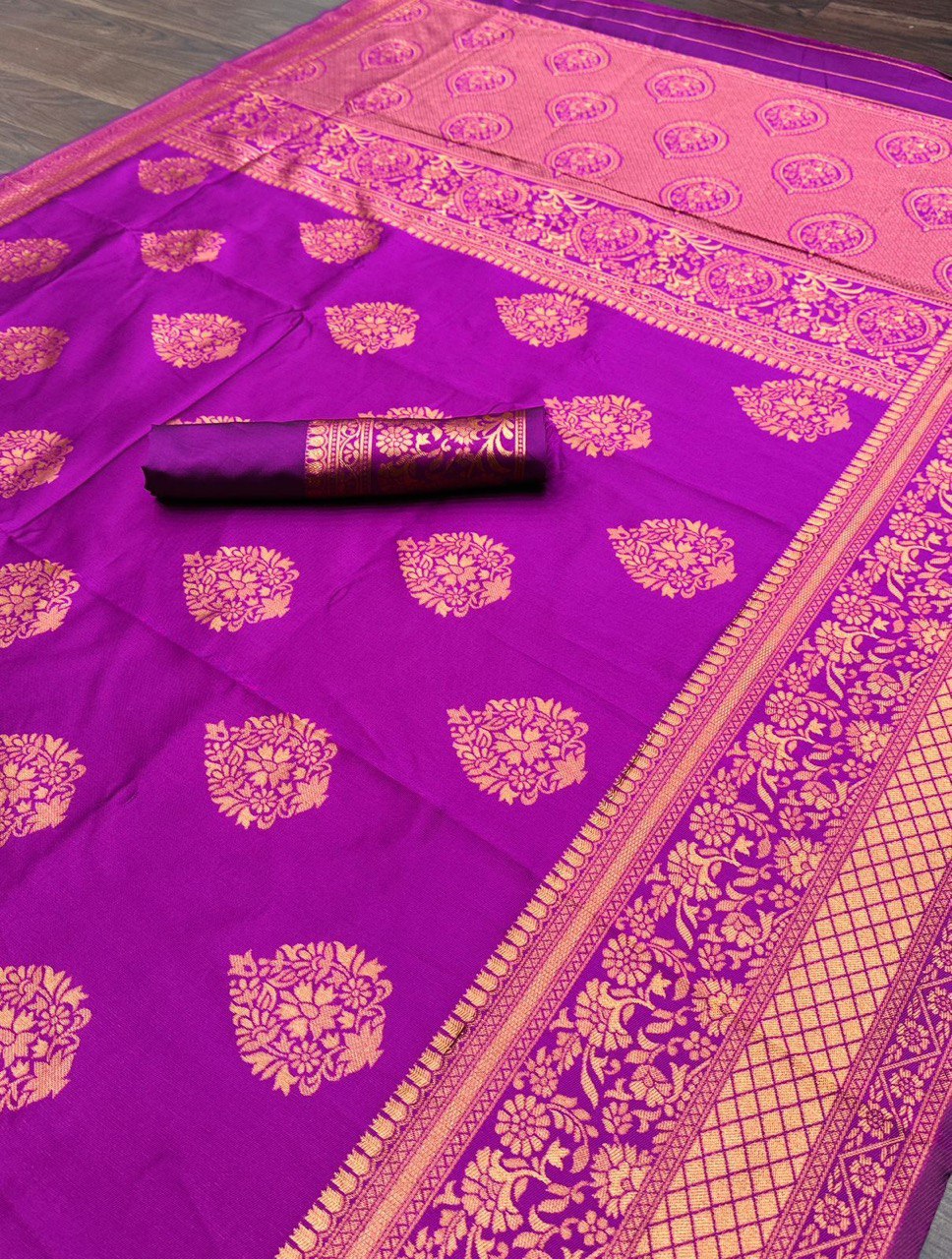 Soft Silk Jacquard Waving Saree With Art Silk Blouse
