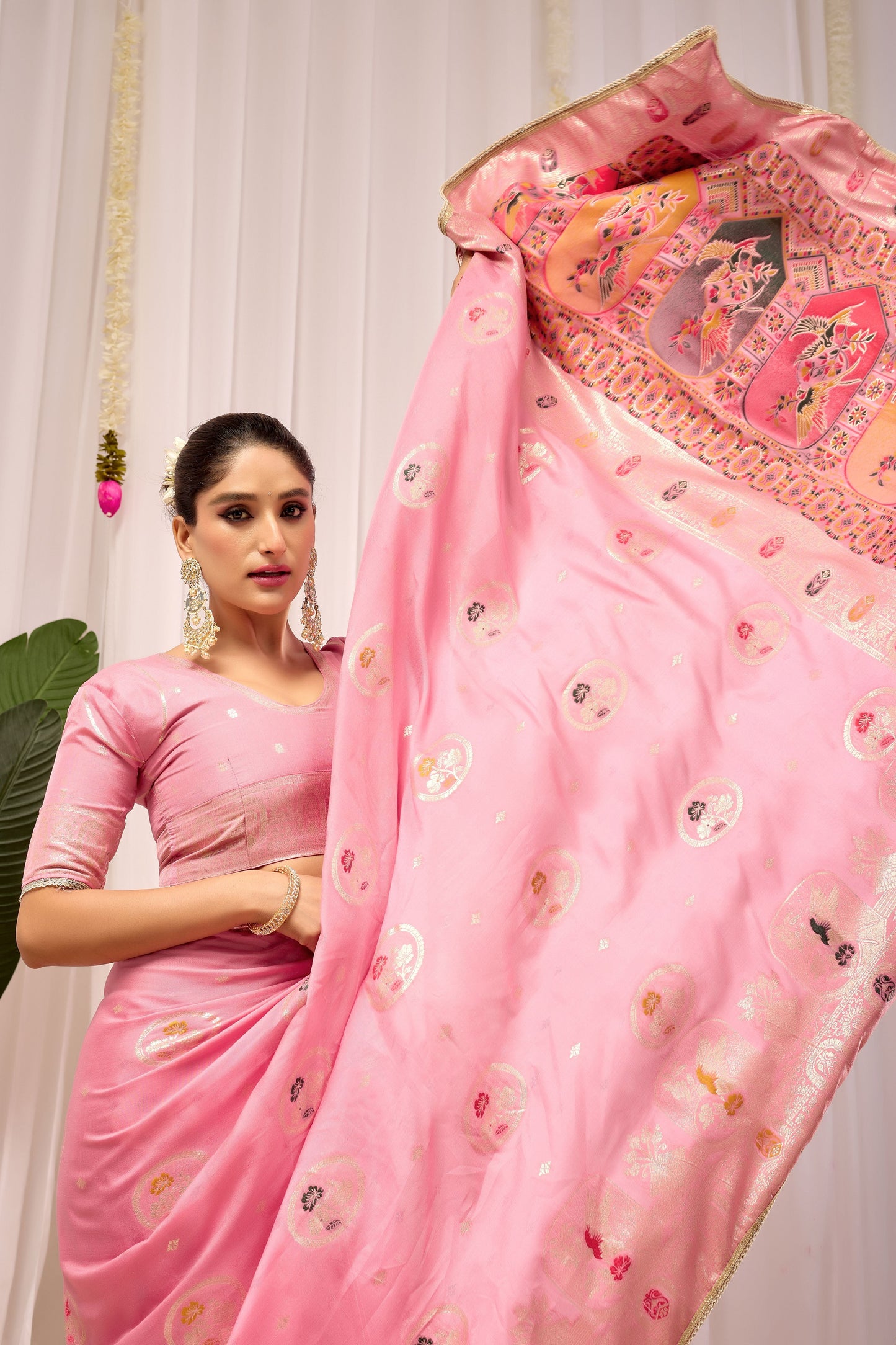 Elegant Soft Pink Woven Silk Saree with Classic Traditional Patterns, Designer Border and Luxurious Pallu
