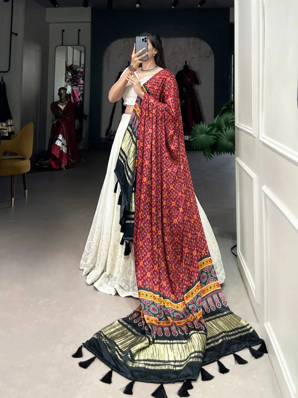 Ethenika Originals Georgette Lakhnavi Mirror work White Concept Chaniya Choli