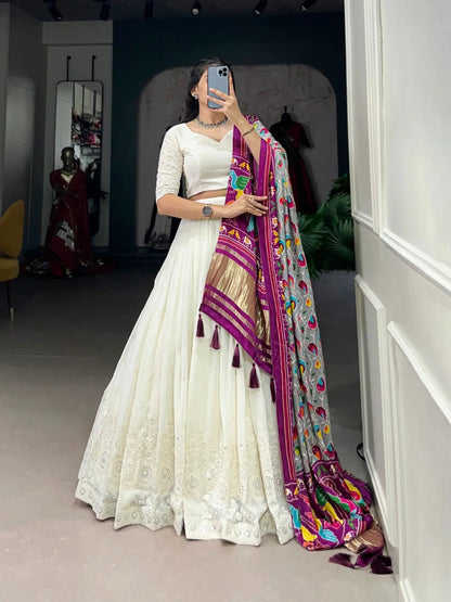 Ethenika Originals Georgette Lakhnavi Mirror work White Concept Chaniya Choli