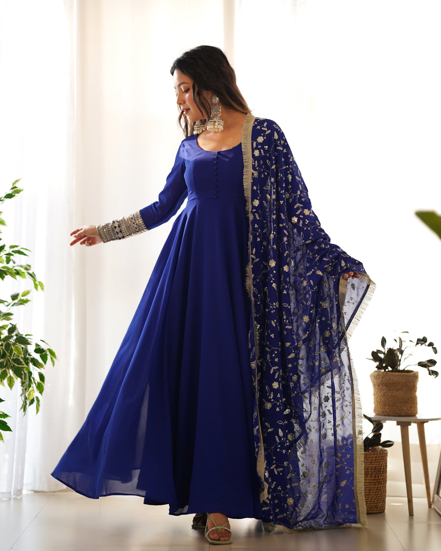 Salini's Beutifull Fancy Anarkali Suit Set