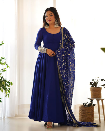 Salini's Beutifull Fancy Anarkali Suit Set