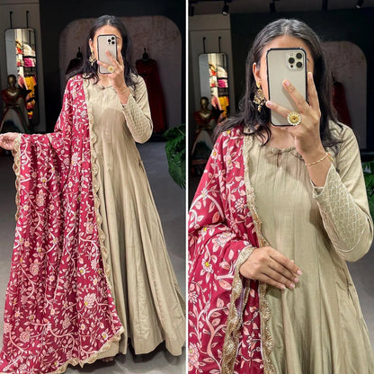 Label shri gown with zari weaving Dupatta Gown Fully Stitched