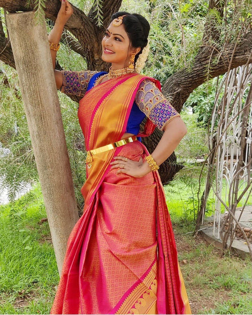 Kanchipuram Banarasi Saree with Golden Weaving Zari Thread Borders